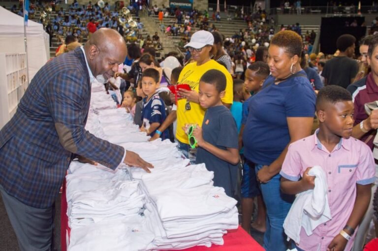 Back to School Shopping Event for Underserved Kids Hosted by Pat & Emmitt Smith Charities, Dallas ISD, and JCPenney