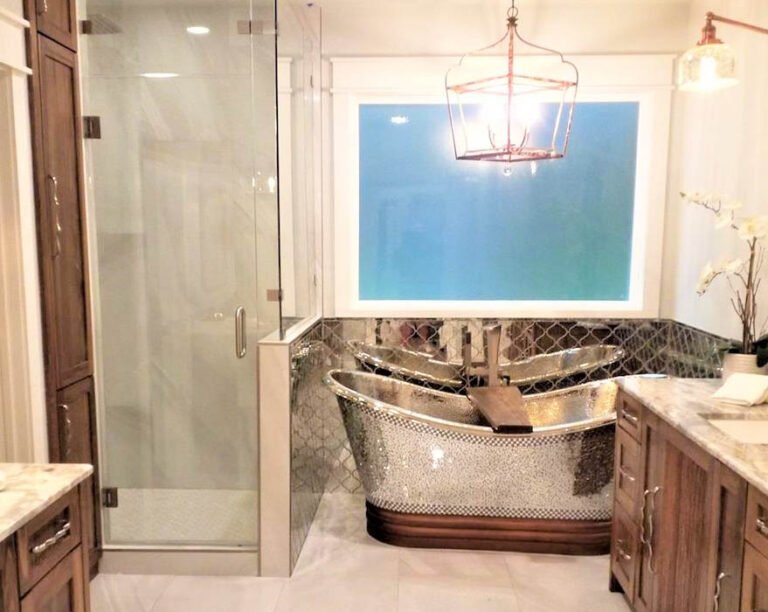 Minimalistic Shower Door Solutions for Your Bathroom Transformation